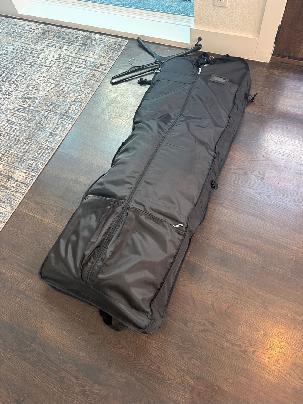 Wallybag 66 inch premium tri fold carry on garmet bag LIKE NEW!